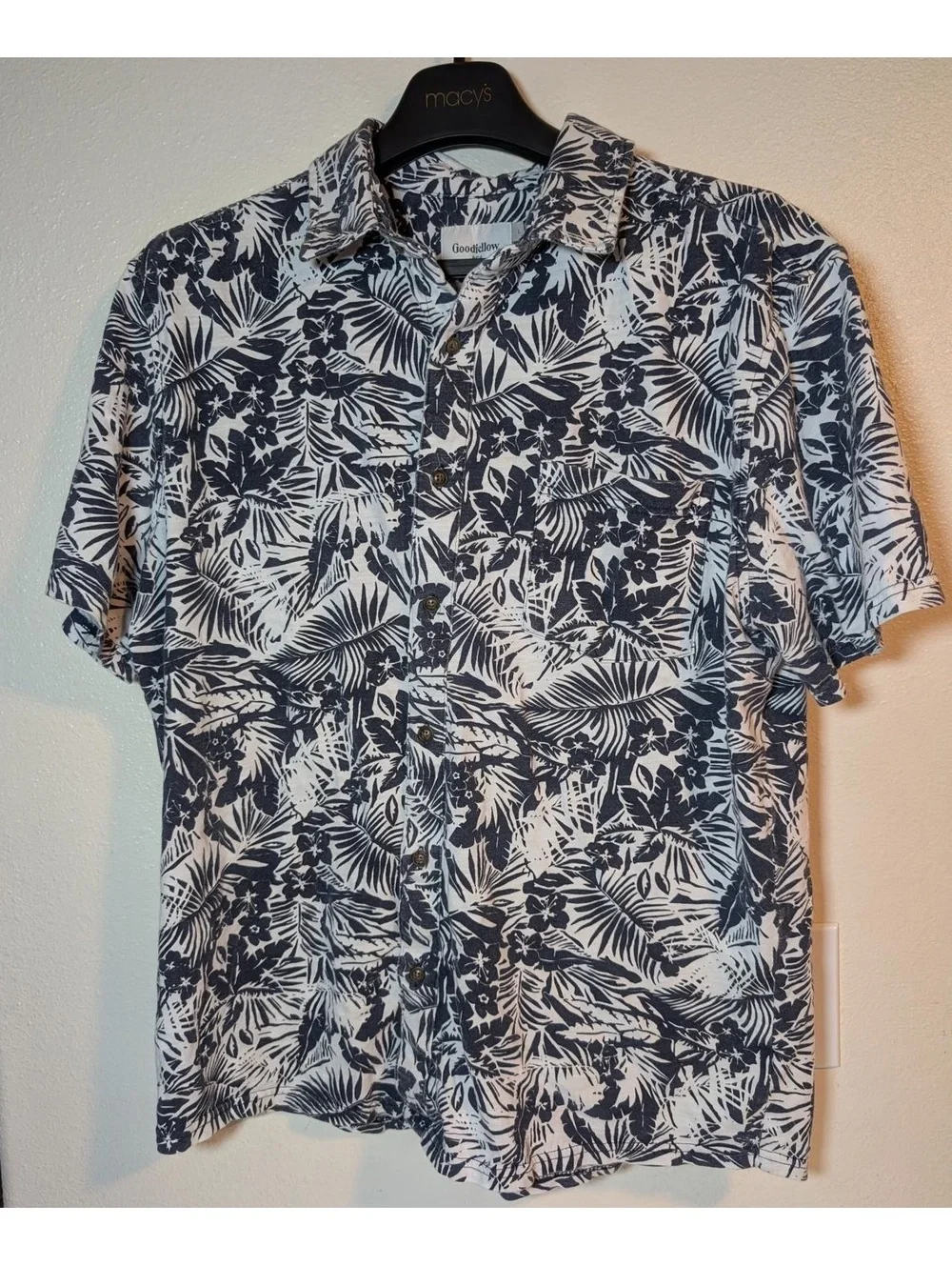 Goodfellow & Co Men's Hawaiian Short Sleeve Button-Up Shirt, Size Large